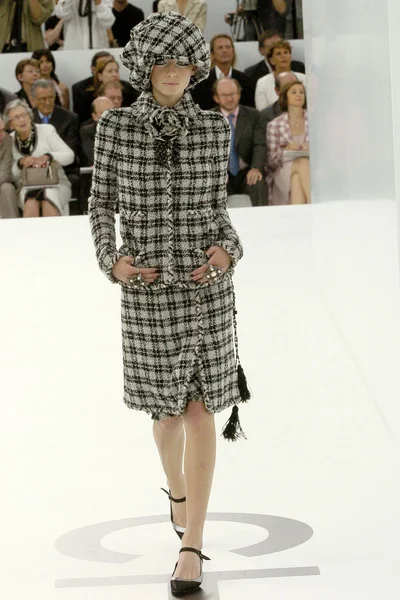 Look 7